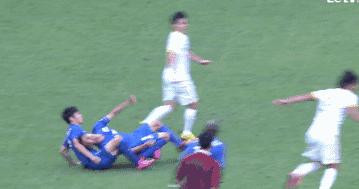 中国足球爆笑动态图,足球比赛搞笑动图高清