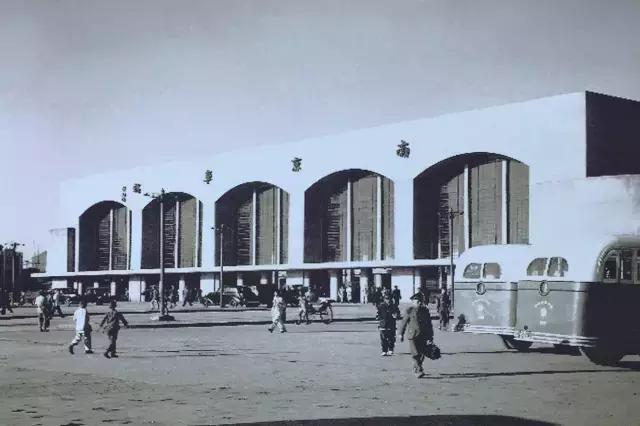 南京相隔百年的照片,南京城景对比图