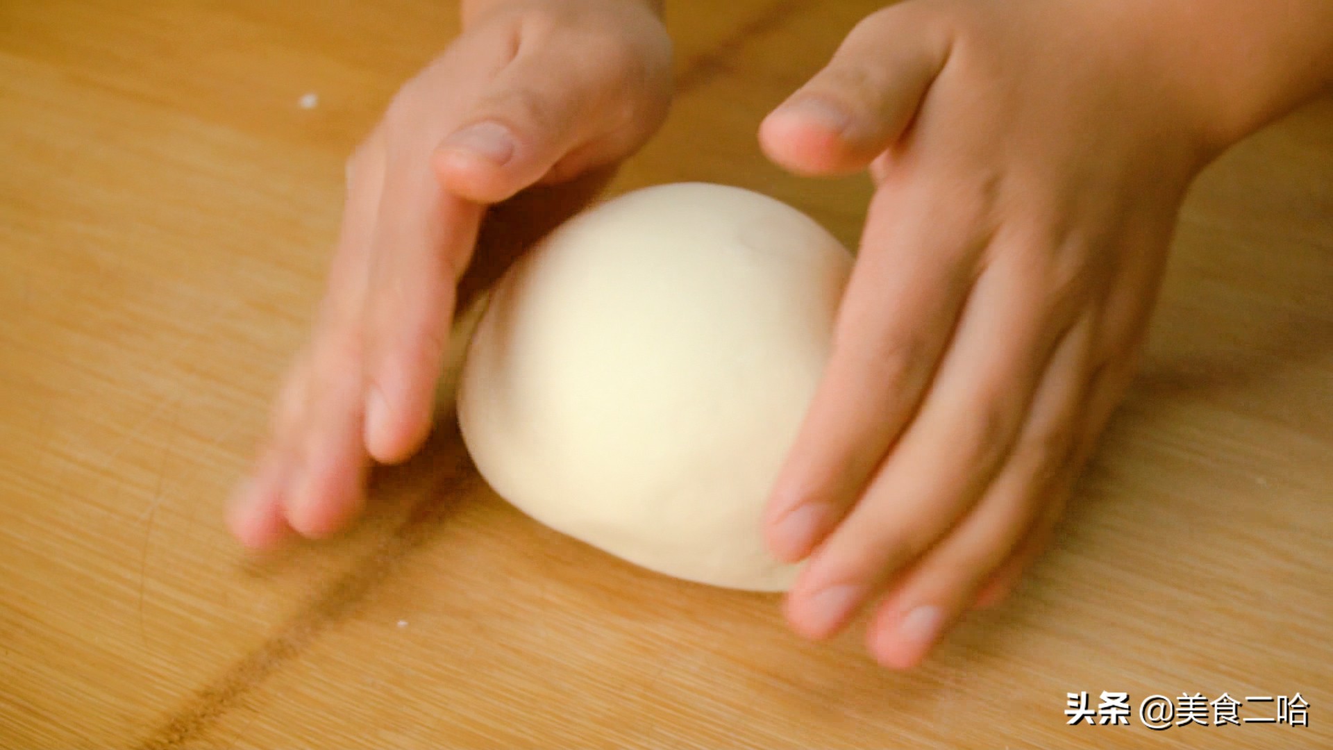 做陕西麻食又软又好吃,陕西人顿顿都离不开的辣子酱夹馍