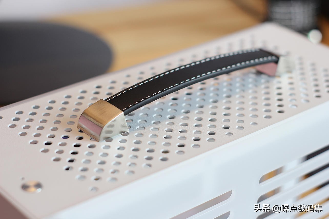 超频三蜂鸟100机箱,超频3蜂鸟i100装机