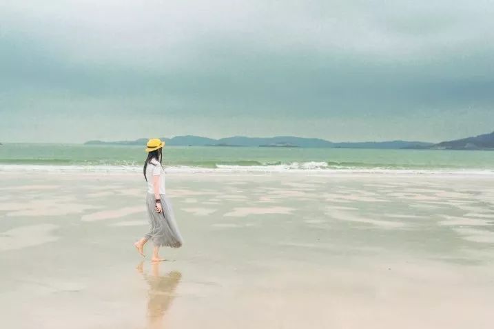 每个女人都活成了超人,每个中年的女人都活成一束光