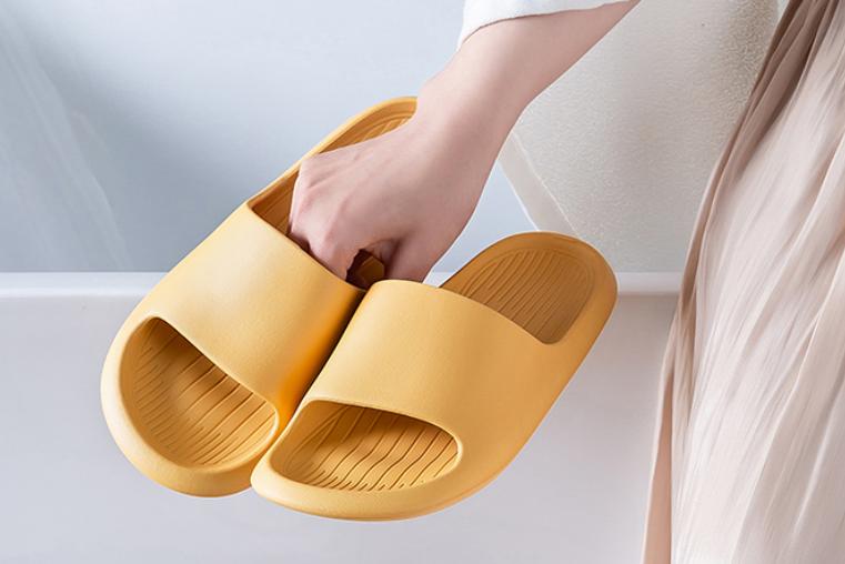 月销95000+的香蕉船拖鞋，居然30块都不要？上脚1s弹走1天疲劳