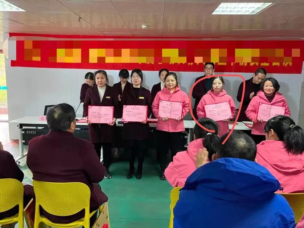 只要上班够土下班就没人认出,只要上班够土下班就认不出来