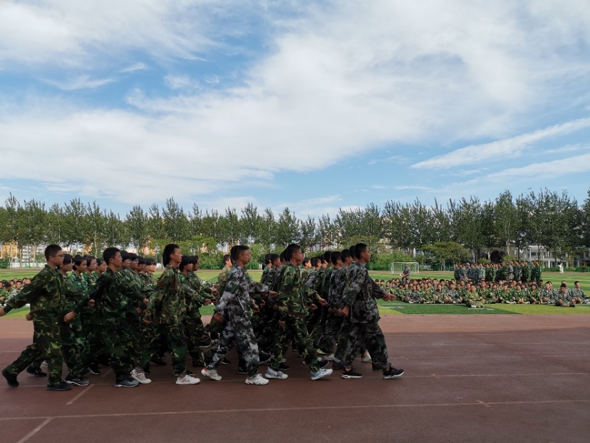 短暂而漫长的军训,军训进行时新生军训纪实全程高燃