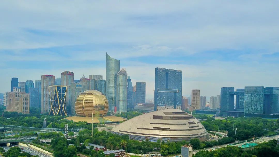 夜游盛世钱塘，赏绚烂灯光秀，打卡杭州钱江新城万豪酒店