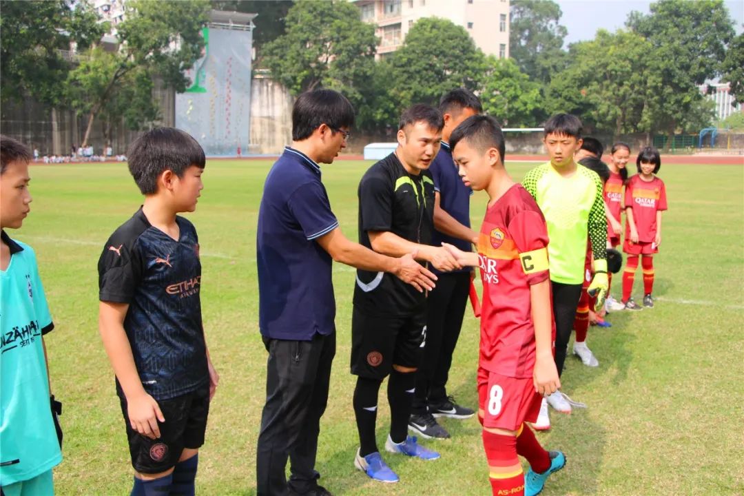 校园足球联赛拉开帷幕,点燃绿茵烽火