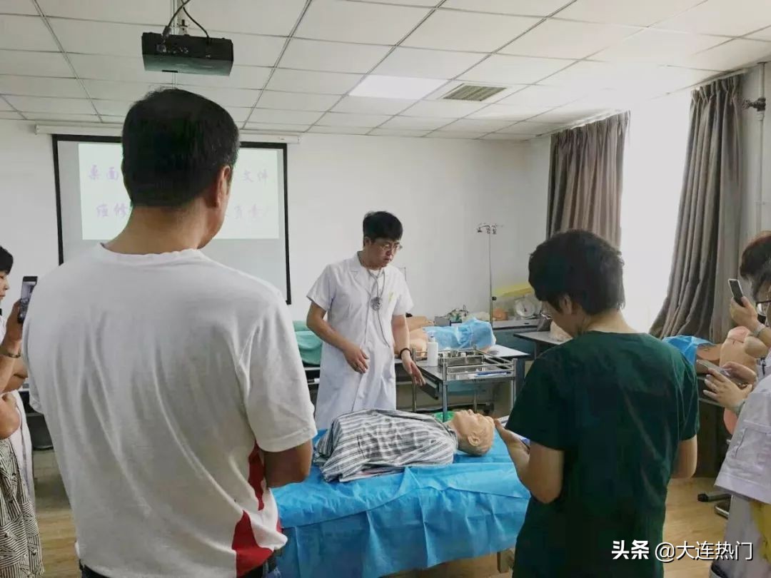 瓦房店市医护人员,瓦房店驰援武汉白衣天使凯旋