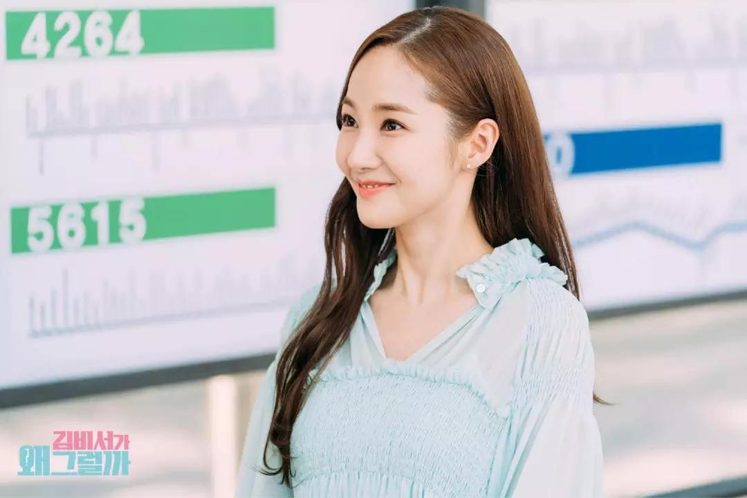 金秘书ol穿衣搭配,韩剧金秘书为何那样穿搭