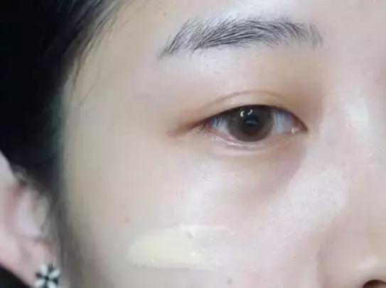 自带磨皮特效粉底液,自带磨皮效果的粉底液