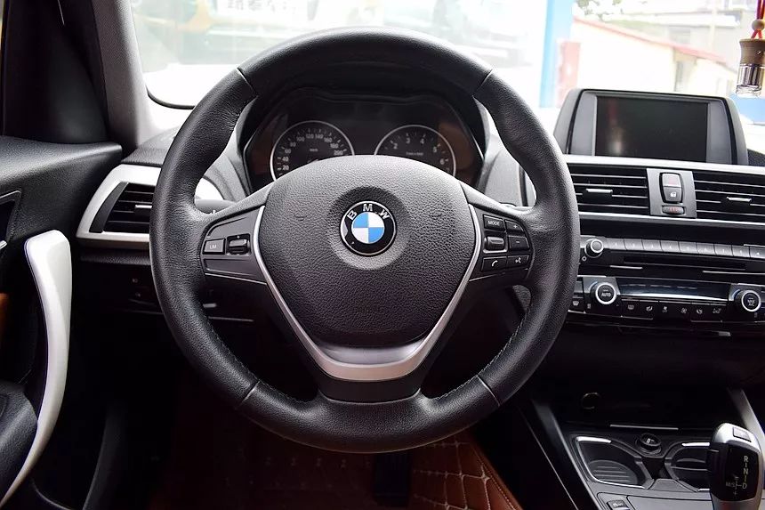 车手宝马,2015款宝马120i领先型