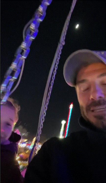 贝克汉姆对小七的宠爱图片,贝克汉姆宠小七故事