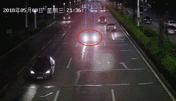 宝马老板拱北街头教育交警：这是自动式远光灯！叫嚣有本事扣我12分！
