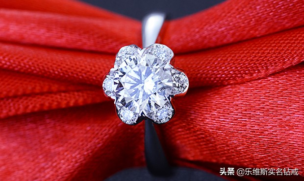 卡地亚2克拉钻戒多少钱,2克拉蒂芙尼钻戒价格