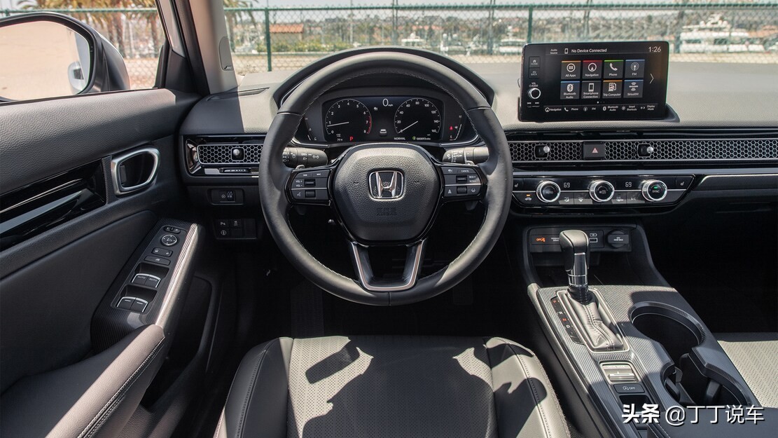 12款本田思域和12款卡罗拉哪个好,思域对比丰田卡罗拉