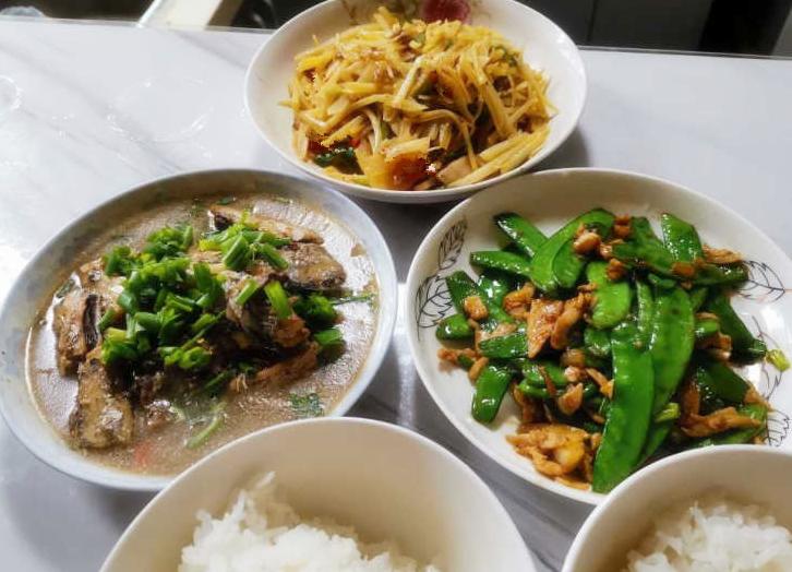 精选六顿可口月子餐，每一顿的菜都很下饭，不愁产后妈妈没食欲