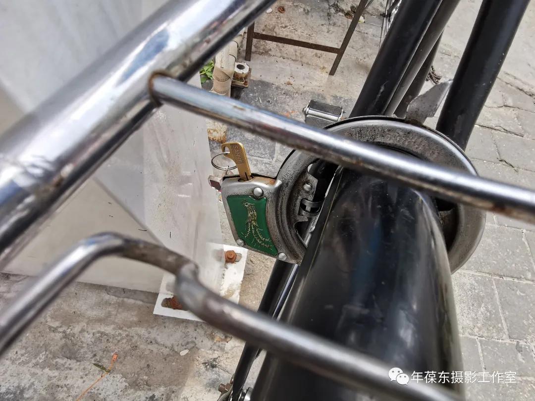 旧凤凰自行车能卖多少钱,上海老式凤凰自行车还有卖的吗