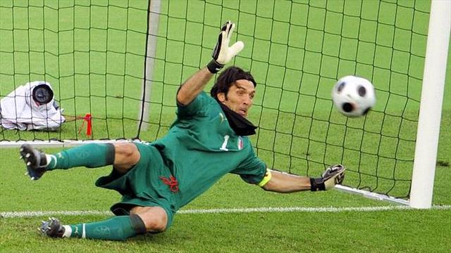 足球守门员怎么守球守得更好,足球教学基本功射门