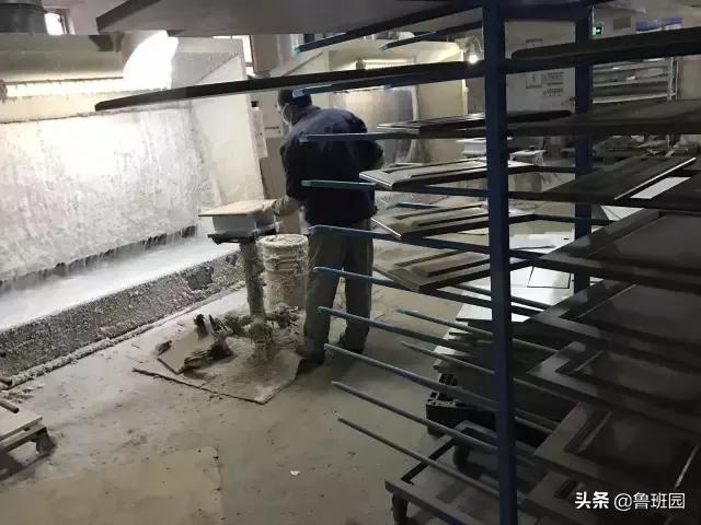 玻璃柜门开胶怎样修理,吸塑柜门开胶了怎么办