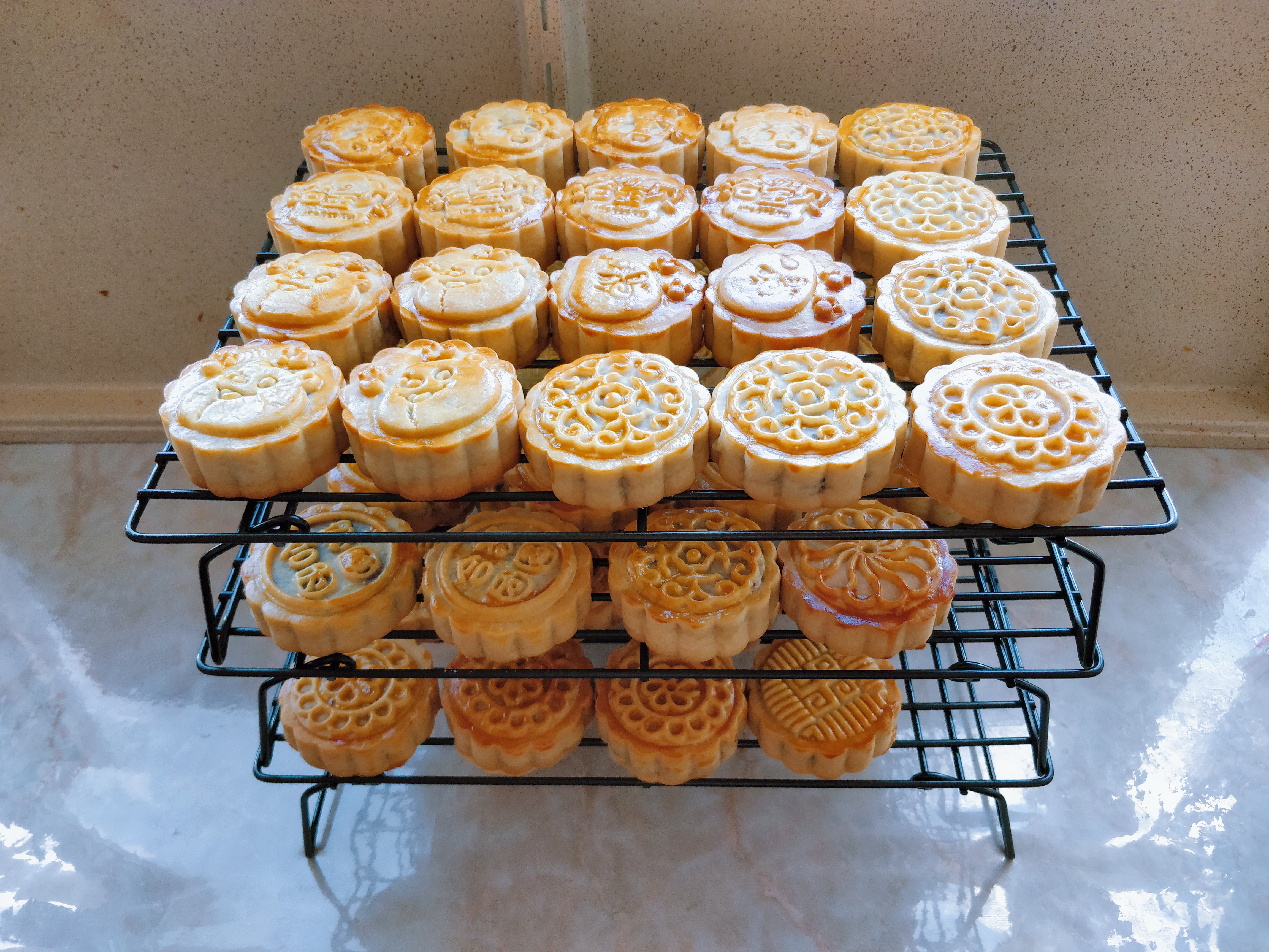 制作广式月饼的操作要点,广式月饼皮开裂鼓起