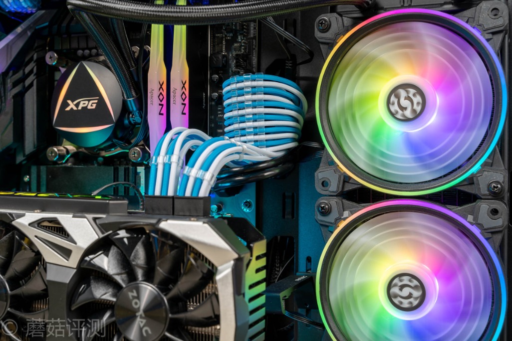 最好的240水冷评测,240分体水冷和240一体水冷对比