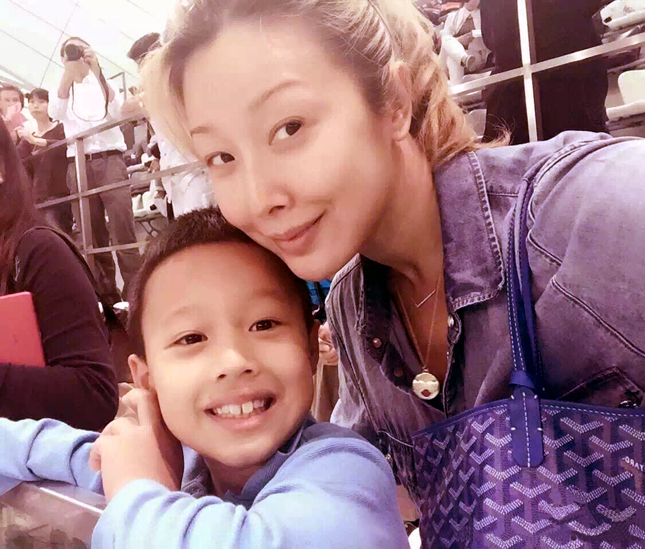 孙悦相亲相爱一家人,孙悦演唱父母的感人歌曲