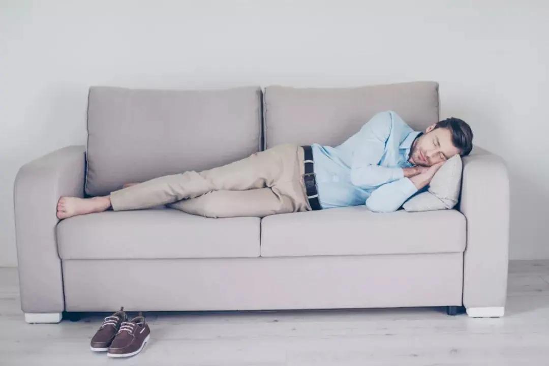 硬的床和软的床有什么区别,硬床软床哪个对颈椎好