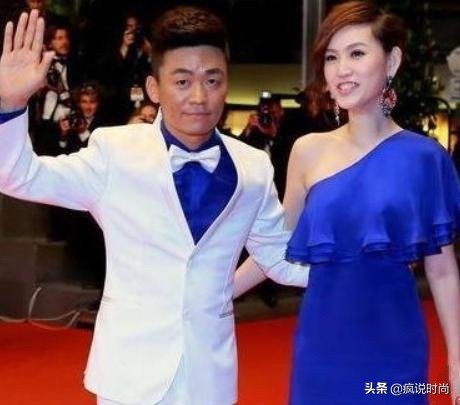 马蓉穿大红袄盘头,马蓉最近的穿搭