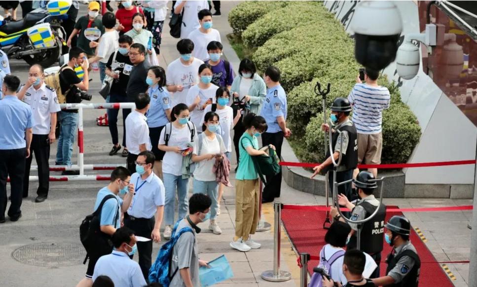 中国教育vs西方教育的区别是公平,中国教育vs外国教育的区别