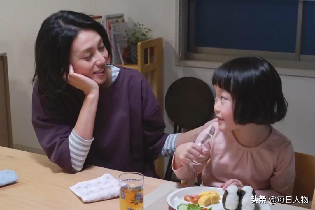 一千块买口罩，三千块买睡衣，疫情期间的女性账本