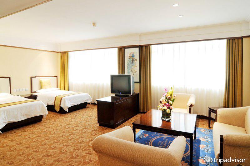 西安钟楼饭店,西安钟楼饭店餐厅