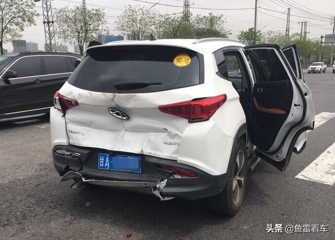 瑞麒g5碰撞25%,奇瑞瑞麒g5120公里时速碰撞