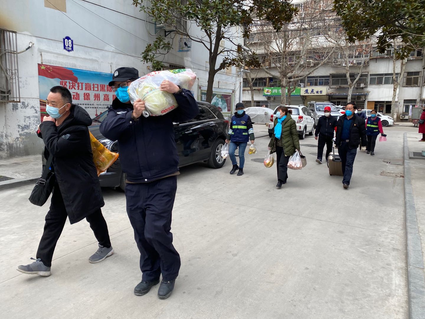 隔离疫情不隔爱心,隔离不隔爱疫情挡不住温情