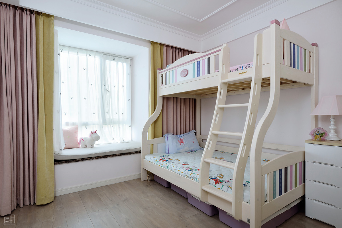 135平方米美式3房2厅精装修效果图,110平的美式风格三居清新优雅