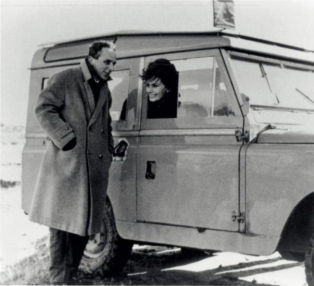 路虎卫士75年传奇版,路虎卫士成长史