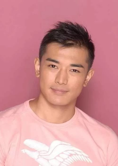 双喜临门！TVB力捧小生41岁生日宣布三度当爸爸：希望是最后一个