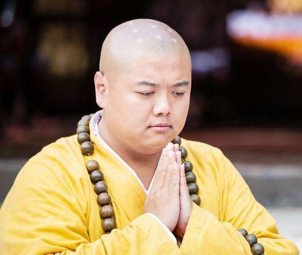 周星驰给钱拍戏,周星驰成名后只给4个人当配角