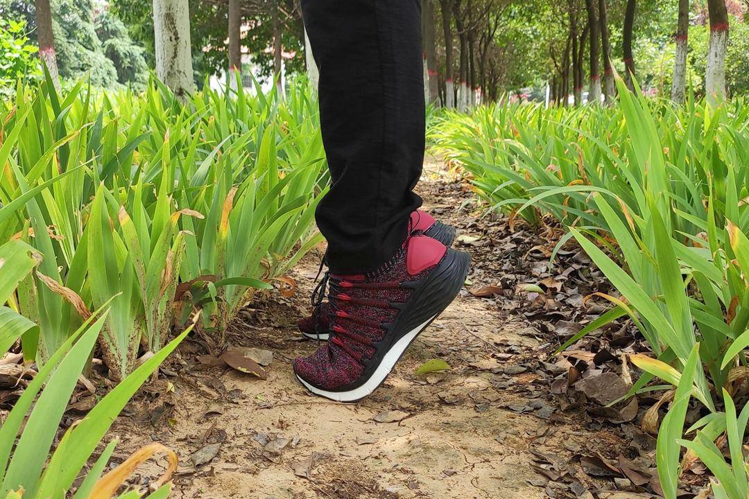 米家运动鞋4代和3代有什么区别,米家云弹运动鞋