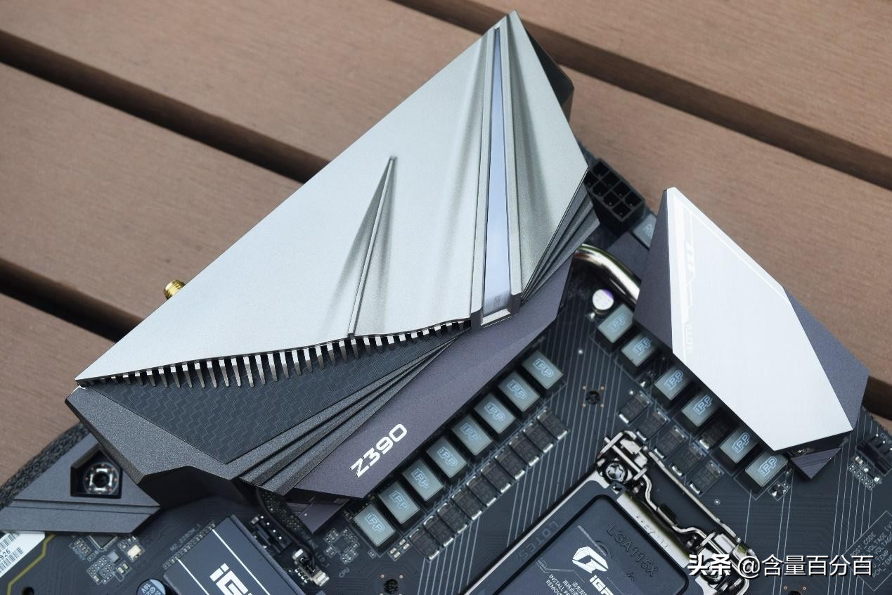 吃用生活品必买，但核心还是CPU、校色仪和主板