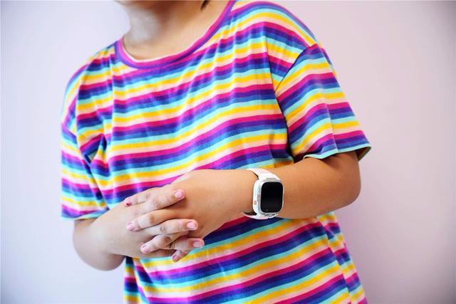 儿童电话手表家长不给他买,小寻电话手表z7与y2区别