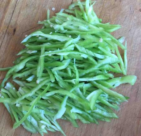 三文鱼头炖豆腐汤最正宗的做法,三文鱼鱼头豆腐汤的家常做法