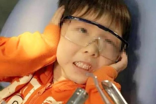 男孩口臭被嫌弃,六岁男孩口臭严重