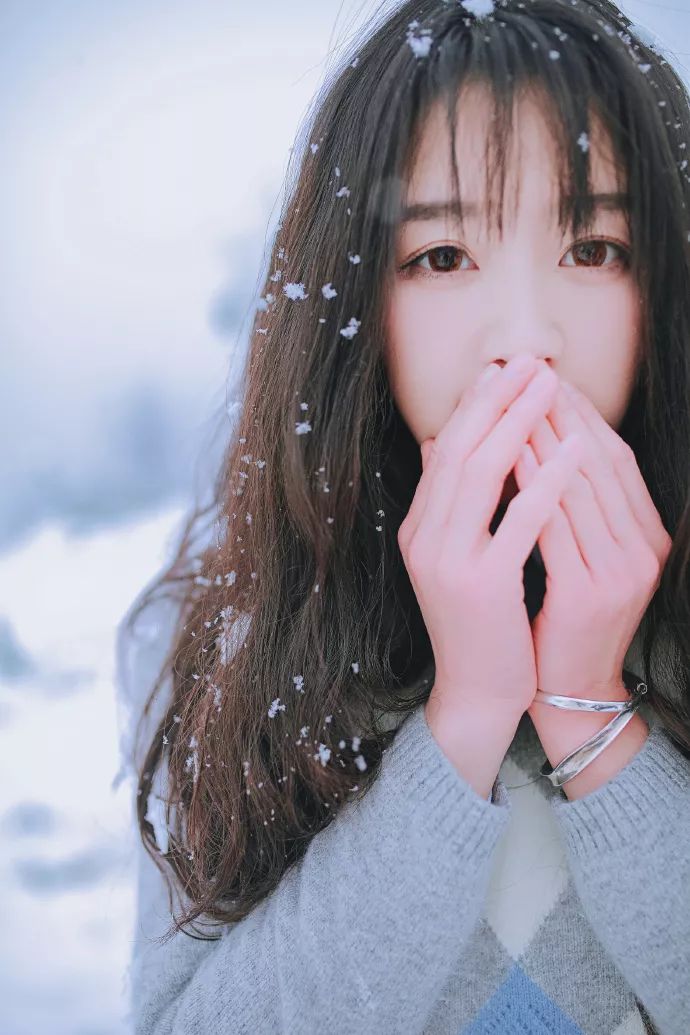 春天如何拍照摆姿势好看,48个拍照pose技巧拍出好看的照片