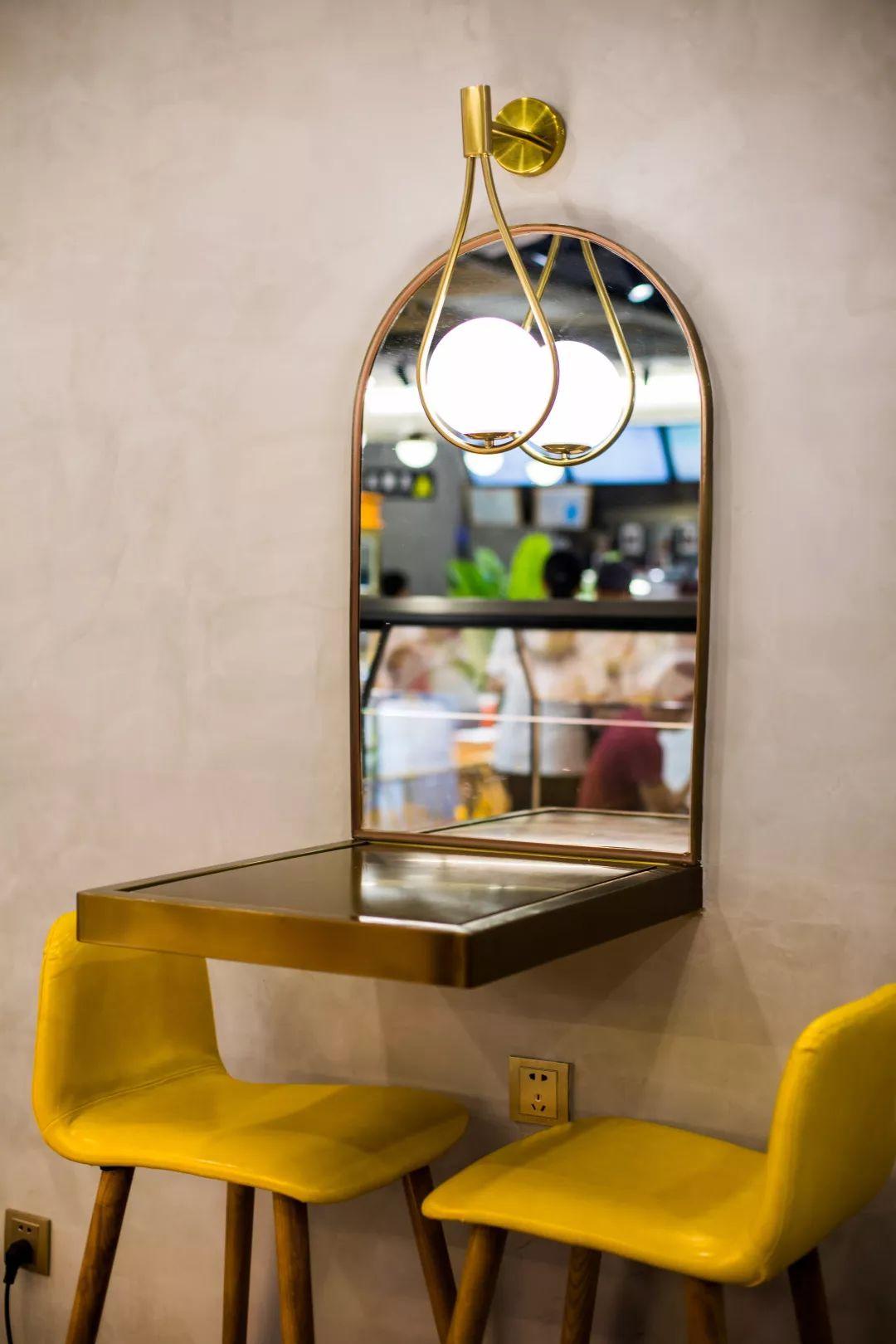 泰国网红榴莲咖啡来了，逆天搭配竟一口上瘾，必须打卡