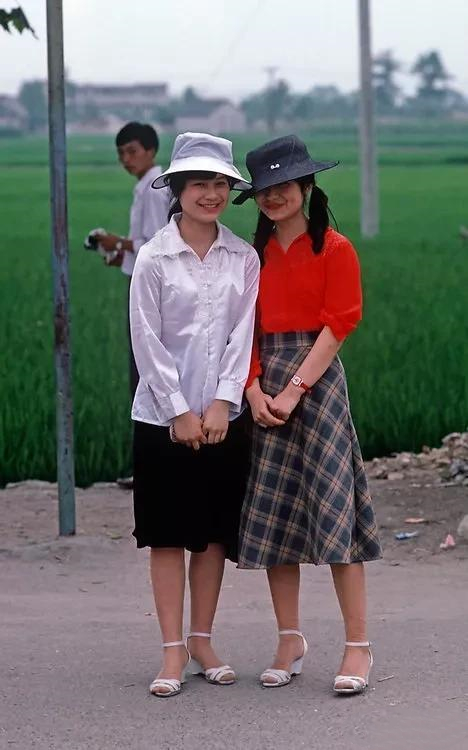 时尚潮流街拍2018年冬季,时尚就是一个轮回街拍