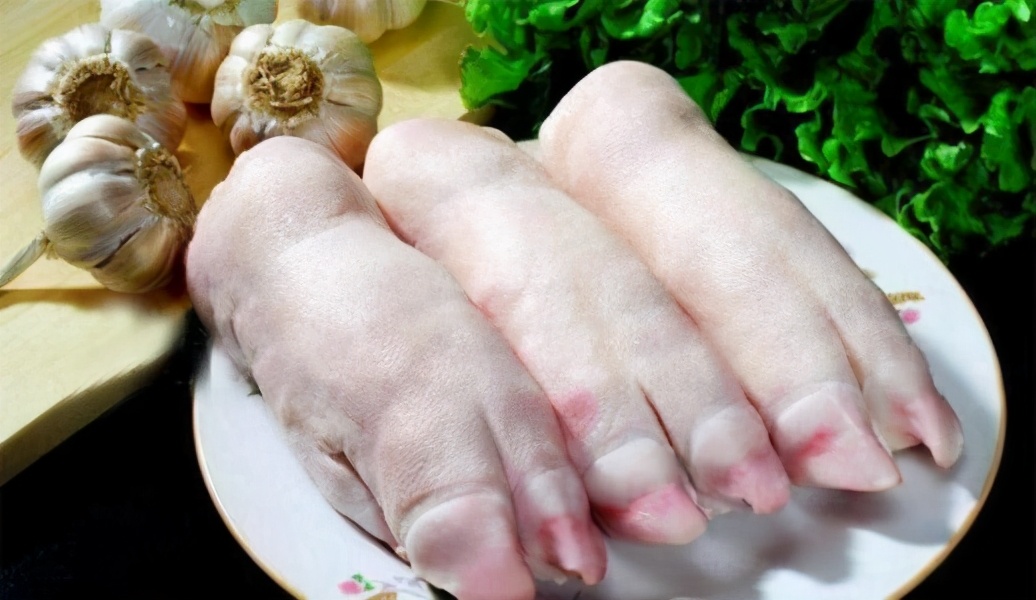 炖猪蹄怎么弄没有油,炖猪蹄用铁锅炖出来太硬怎么办