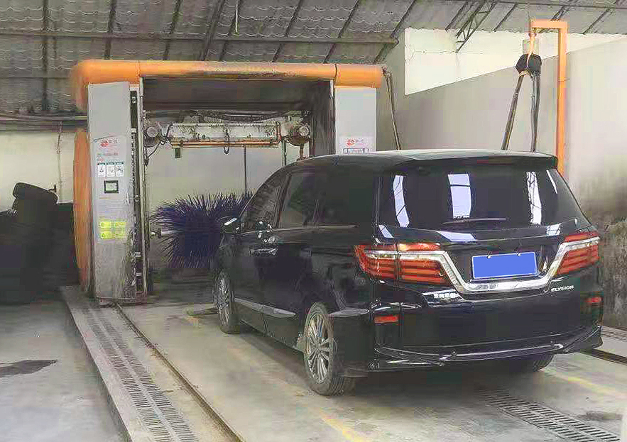 一台新型洗车机,一台洗车设备多少钱