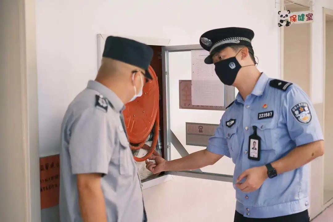 【我为群众办实事】开学“大片”，他们怎会缺席！