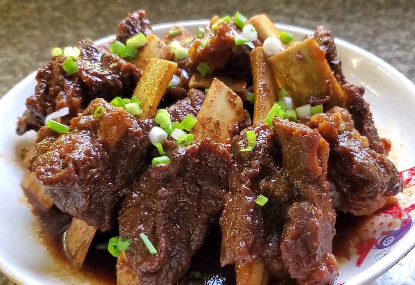 爱吃排骨要收藏,炖牛排骨的做法最正宗的做法窍门