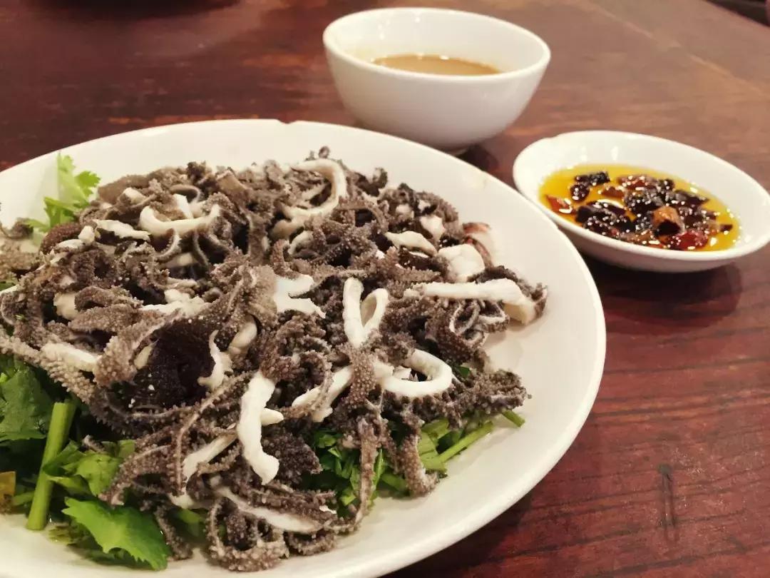 天津特色小吃被称为津门三绝 (天津风味小吃中的三绝之一)