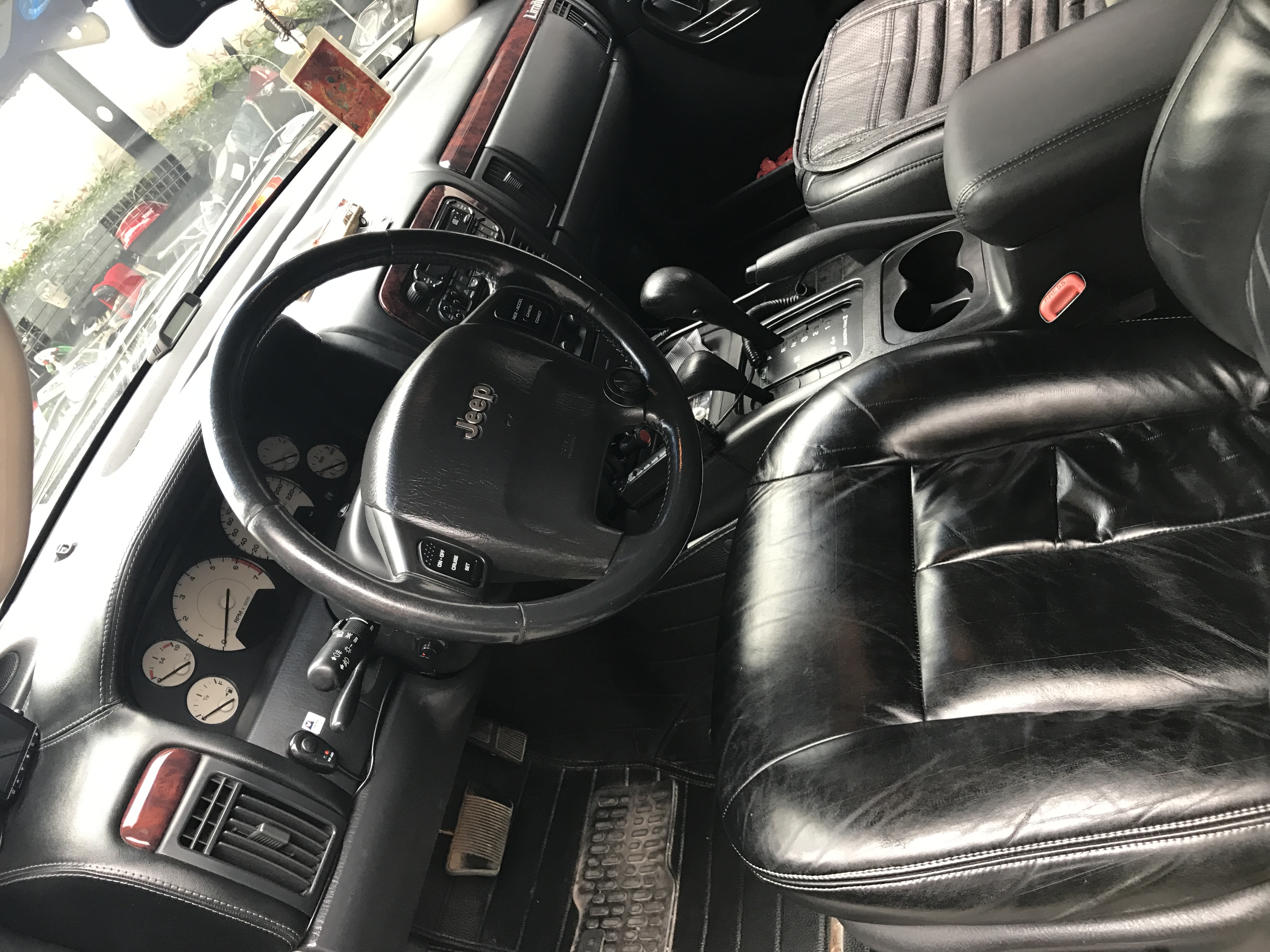 在国内生不逢时的第二代大切诺基WJ，还记得他么？他陪我走遍天涯